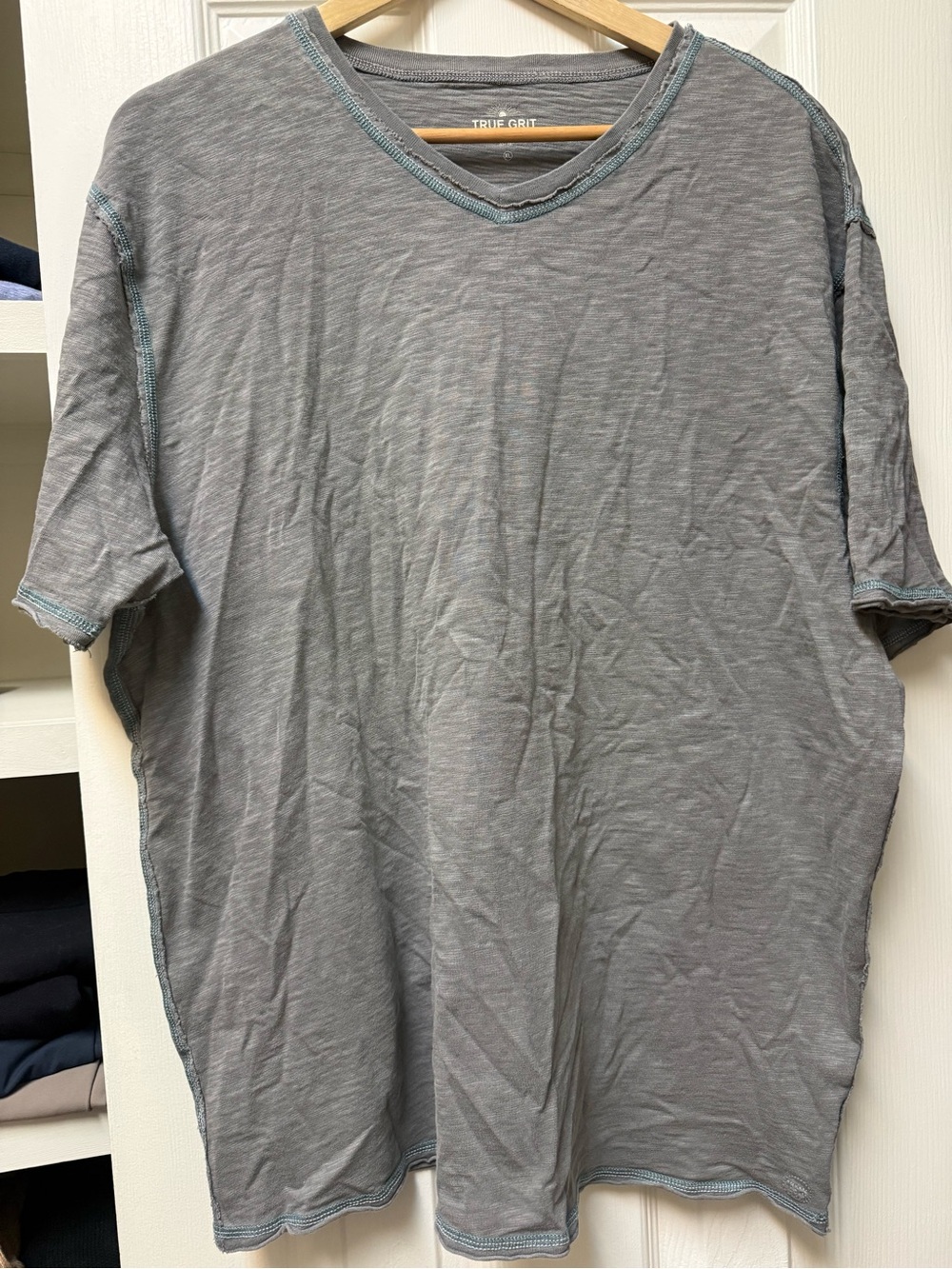True Grit Men's Light Gray V-Neck Short Sleeve Tee